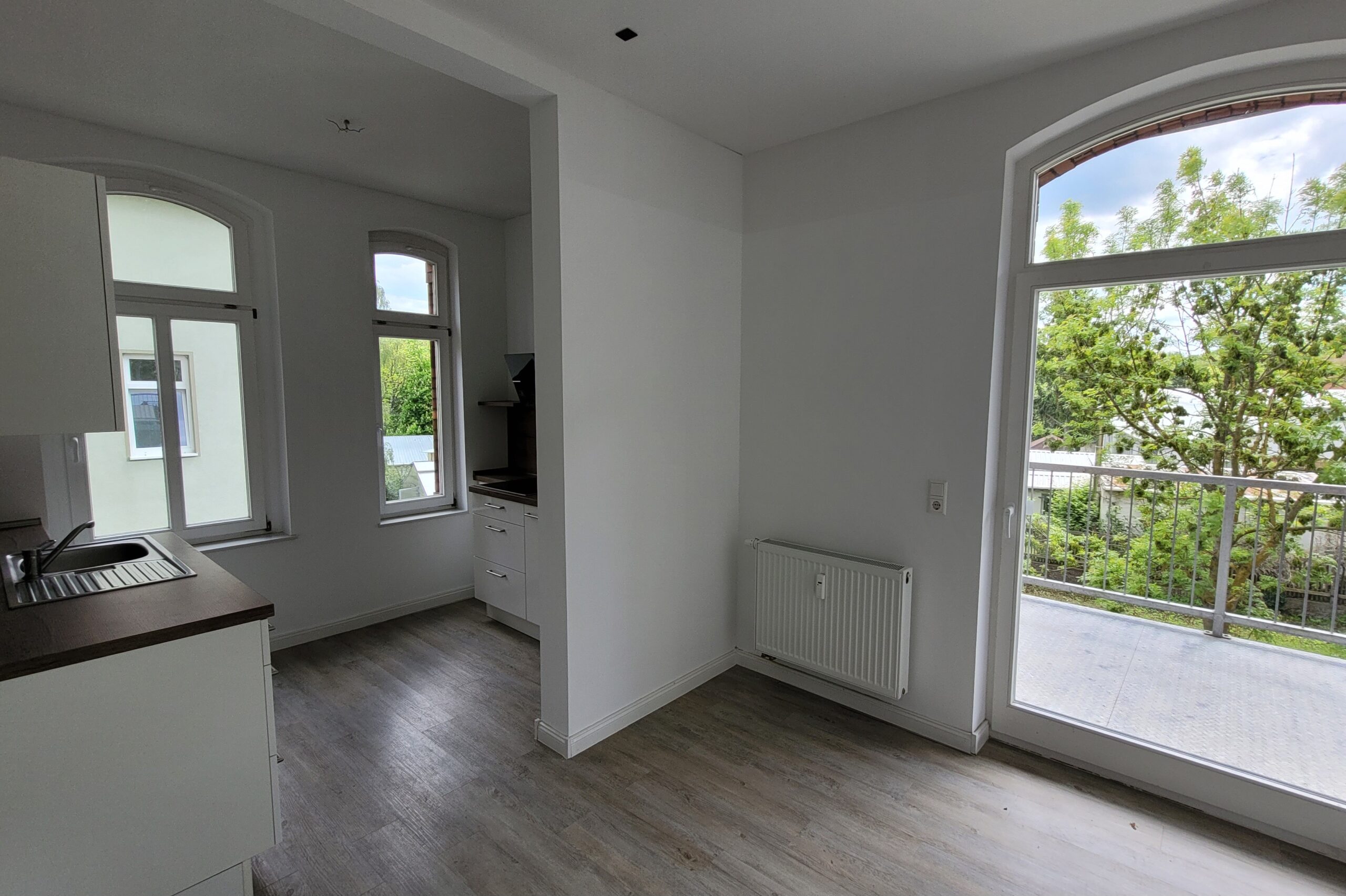 Küche mit Balkon
